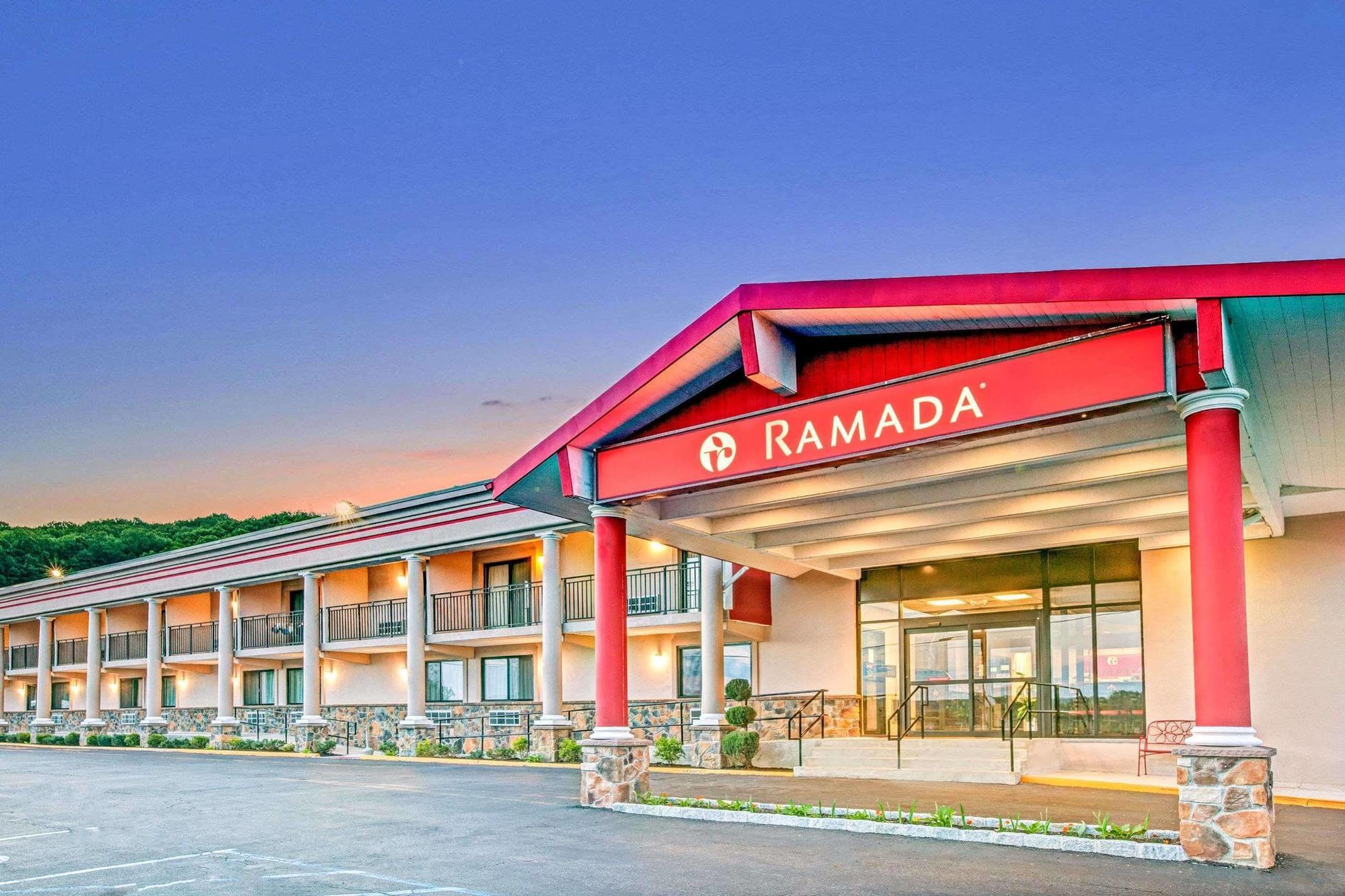 Hotel Ramada By Wyndham Rockaway Exterior foto